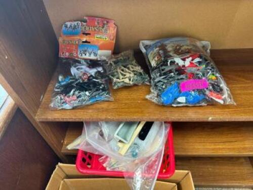LARGE GROUP OF MINATURES AND ACTION FIGURES