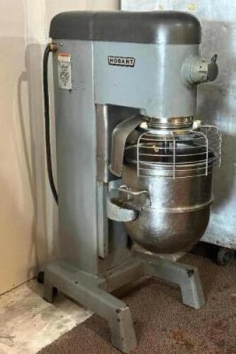 HOBART 40 QT MIXER W/ BOWL AND GUARD.