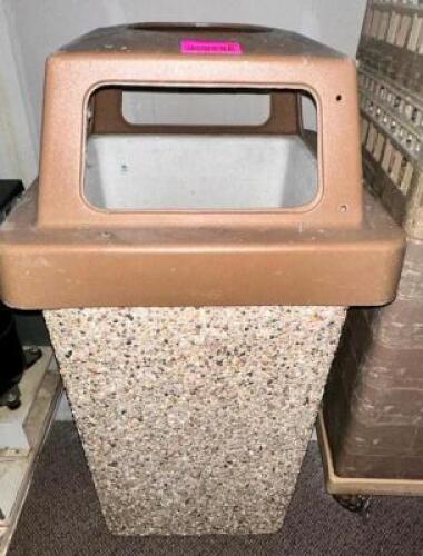 OUTDOOR TRASH CAN WITH LID.