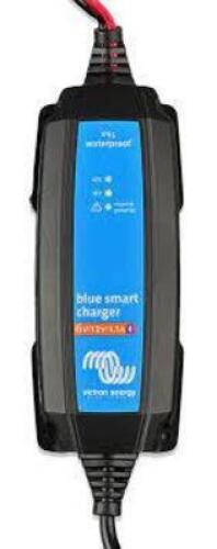 DESCRIPTION: (1) BLUE SMART CHARGER BRAND/MODEL: VICTRON ENERGY #IP65 INFORMATION: BLUE SIZE: NEMA 5-15R RETAIL$: $159.80 EA QTY: 1