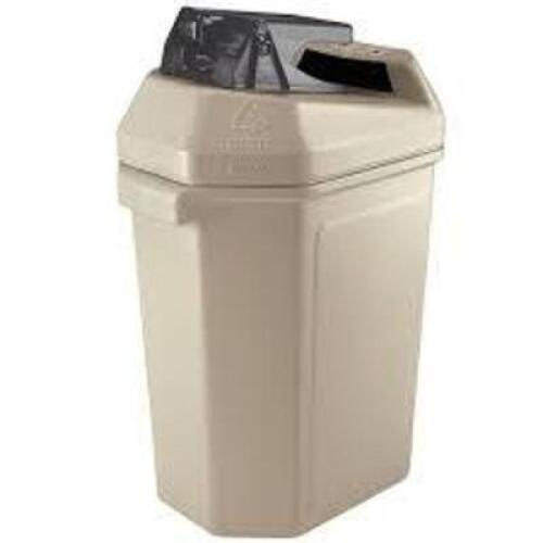 DESCRIPTION: (1) RECTANGULAR CANPACTOR BRAND/MODEL: COMMERCIAL ZONE #745102 INFORMATION: BEIGE SIZE: 30 GALLON RETAIL$: $100.00 EA QTY: 1