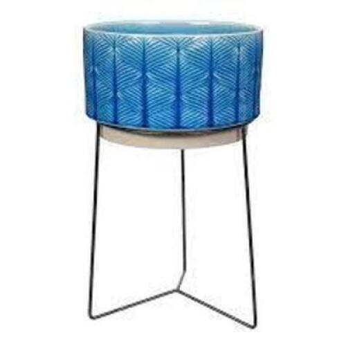 DESCRIPTION: (1) CERAMIC POT WITH STAND BRAND/MODEL: BETTER HOMES AND GARDENS SIZE: 12" RETAIL$: $46.88 EA QTY: 1