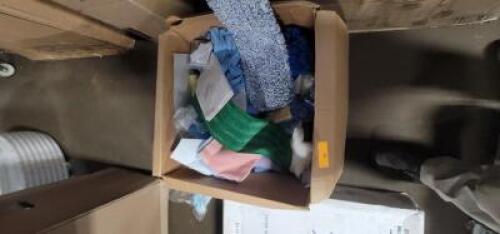 DESCRIPTION: (1) MISC BOX OF CLEANING CLOTHS QTY: 1