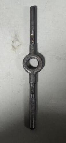 DESCRIPTION: (1) ROUND DIE STOCKC BRAND/MODEL: CLE-LINE C67224 SIZE: #3 RETAIL$: $73.07 QTY: 1