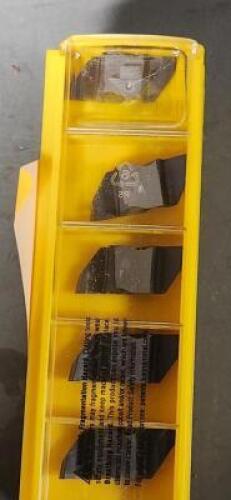 DESCRIPTION: (15) SP N4R4 CARBIDE GROOVING INSERTS BRAND/MODEL: KENNAMETAL 5567784 RETAIL$: 24.30 PER INSERT QTY: 15