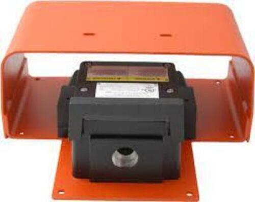 DESCRIPTION: (1) HEAVY DUTY FOOT SWITCH BRAND/MODEL: LINEMASTER #325EZ8 INFORMATION: ORANGE SIZE: SPDT, 125/250V AC/28V DC, 13/2/3/4/6/6P/7D/9F, 15/10