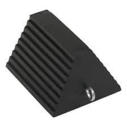 DESCRIPTION: (4) WHEEL CHOCK BRAND/MODEL: PART NUMBER #2A092 SIZE: 10X6X8 RETAIL$: $26.93EA QTY: 4