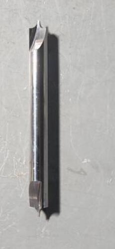 DESCRIPTION: (5) SOLID CARBIDE DOUBLE END CORNER ROUNDING END MILL BRAND/MODEL: ITI 68-1615 SIZE: 1/4" DIA RETAIL$: $50.45 QTY: 5