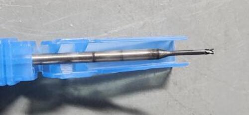 DESCRIPTION: (6) SOLID CARBIDE SQ END MILL BRAND/MODEL: NIAGARA 5337580 923 SIZE: .062" DIA 1/8" SD .093" LOC RETAIL$: $ 38.70 EA QTY: 6