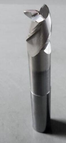 DESCRIPTION: (2) SOLID CARBIDE SQ END MILLQ BRAND/MODEL: MA FORD 13850005 SIZE: 1/2"D 1" LOC RETAIL$: 156.18 EA QTY: 2