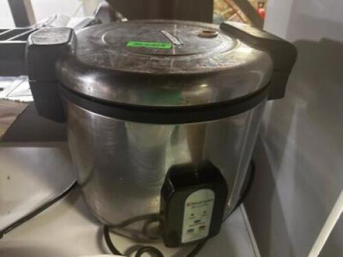 DESCRIPTION: 30 CUP RICE MASTER RICE COOKER BRAND / MODEL: RIE MASTER LOCATION: BASEMENT QTY: 1