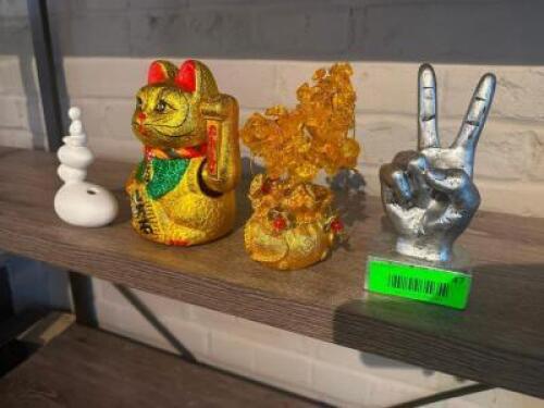DESCRIPTION: (4) ASSORTED PIECES OF DECORATION LOCATION: UPSTAIRS THIS LOT IS: ONE MONEY QTY: 1