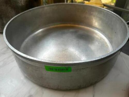 DESCRIPTION: 18" HEAVY DUTY ALUMINUM ROASTING STOCK POT SIZE 18" LOCATION: MAIN FLOOR QTY: 1