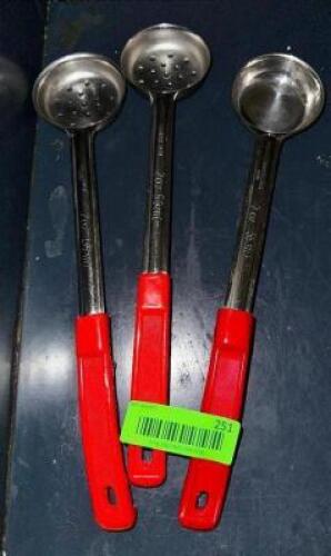 DESCRIPTION: (3) STAINLESS PORTION SERVERS LOCATION: KITCHEN THIS LOT IS: SOLD BY THE PIECE QTY: 3