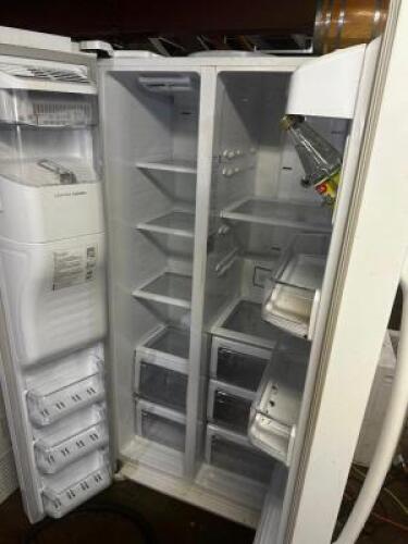 DESCRIPTION: HOUSE HOLD REFRIGERATOR / FREEZER WITH IN DOOR ICE MAKER BRAND / MODEL: INSIGNIA LOCATION: BASEMENT QTY: 1