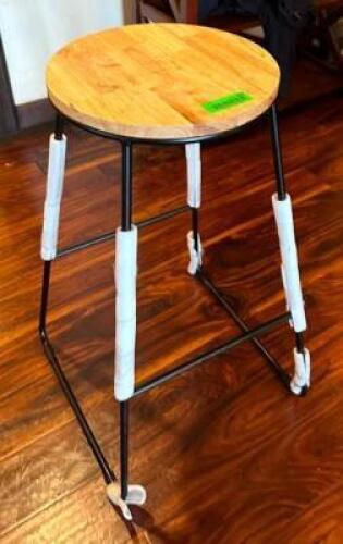 DESCRIPTION: WOOD SEAT BARSTOOL SIZE: 28" SEAT HEIGHT LOCATION: MAIN DINING QTY: 1