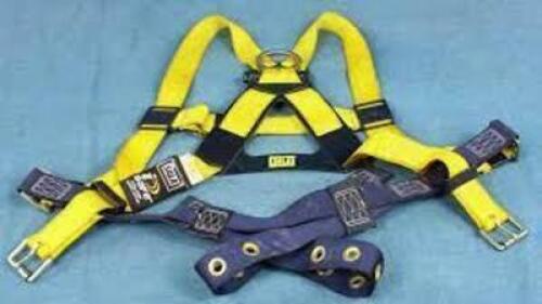 (1) SAFETY HARNESS