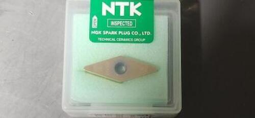 (5) VNGA CERAMIC TURNING INSERTS
