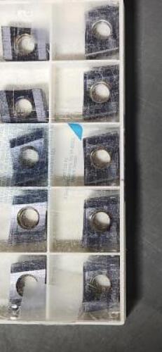 DESCRIPTION: (20) NI-33518 CARBIDE MILLING INSERTS BRAND/MODEL: SECO NI-33518-BB84031 150006 RETAIL$: $15.61 EA QTY: 20