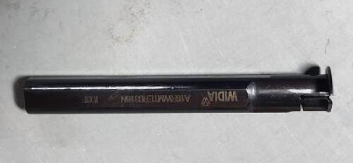 DESCRIPTION: (1) INDEXABLE GROOVING/PARTING TOOL HOLDER BRAND/MODEL: WIDIA 5423448 SIZE: 8" L RETAIL$: $305.07 QTY: 1