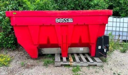 DESCRIPTION:&nbsp;4.5 CUBIC YARD SALT SPREADER BRAND/MODEL: BOSS V-BOX INFORMATION: HAS SOME CRACKS IN THE PLASTIC- SEE PHOTOS SIZE: 9 FOOT LOCATION: PARKI