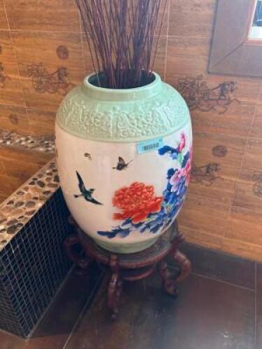 LARGE CERAMIC VASE W/ STAND.