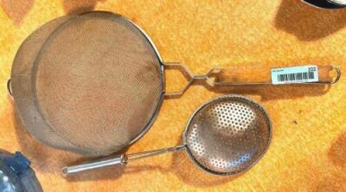 (2) ASSORTED MESH AND STAINLESS SCOOPS