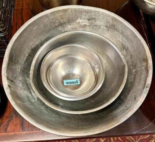 (4) ASSORTED STAINLESS MIXING BOWLS
