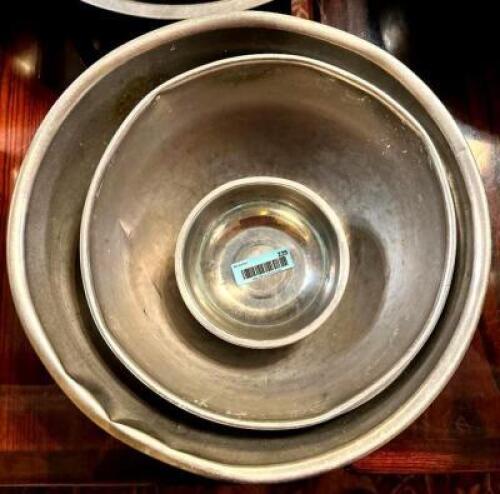 (4) ASSORTED STAINLESS MIXING BOWLS