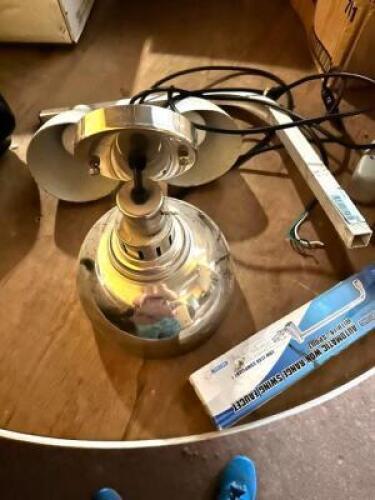 (2) ASSORTED HEAT LAMPS WARMERS