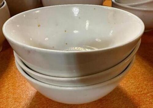 DESCRIPTION: (3) 9" CHINA BOWLS SIZE 9" LOCATION: MAIN SEATING THIS LOT IS: SOLD BY THE PIECE QTY: 3