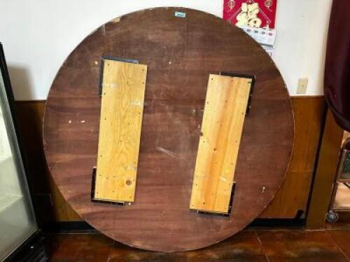 DESCRIPTION: 60" ROUND WOODEN BANQUET TABLE TOP LOCATION: BEVERAGE STATION QTY: 1