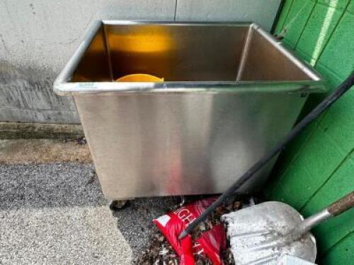 DESCRIPTION: 36" X 30" STAINLESS HOPPER CART LOCATION: OUTSIDE QTY: 1