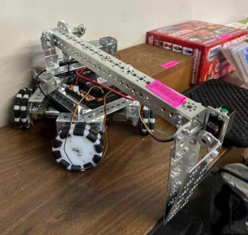 HAND MADE ROBOT