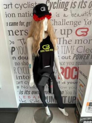 FEMALE MANNEQUIN