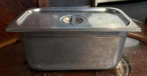 DESCRIPTION: (2) 1/3 SIZE STAINLESS INSERTS WITH LIDS SIZE: 6" DEEP LOCATION: MAIN DINING QTY: 2