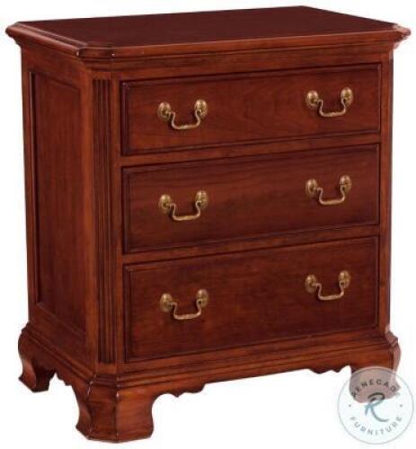 CHERRY GROVE CLASSIC ANTIQUE CHERRY 3-DRAWER NIGHTSTANT
