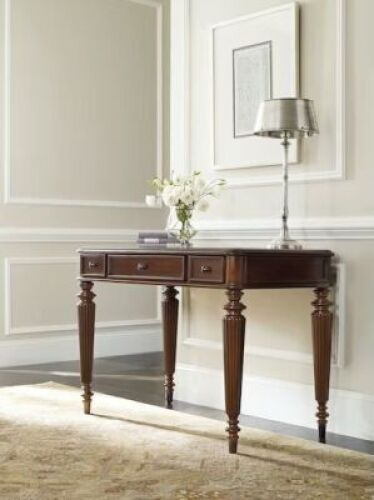 LEG DESK
