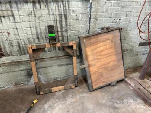 ROLLING BASES / TRANSPORT BASES WITH VINTAGE CABINET