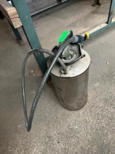 2 GALLON YARD SPRAYER