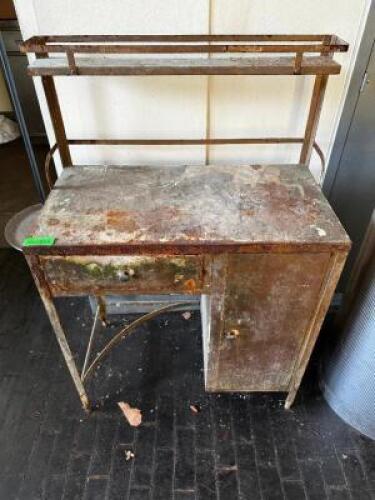 30" SMALL METAL WORK STATION
