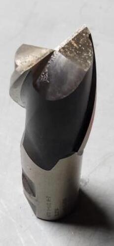 DESCRIPTION: (1) COBALT SQ END MILL BRAND/MODEL: NATIONAL TWIST DRILL 768 SIZE: 1-1/2" D 1-1/4" SD 2" LOC RETAIL$: $242.84 QTY: 1
