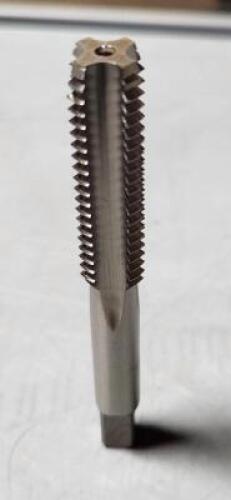 DESCRIPTION: (3) HSS STRAIGHT FLUTE BOTTOMING HAND TAPS BRAND/MODEL: KENNAMETAL 1542628 SIZE: 7/16-14 UNC RETAIL$: 20.36 EA QTY: 3