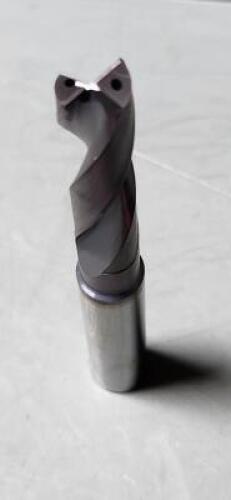 DESCRIPTION: (3) SOLID CARBIDE COLLANT FED DRILL BITS BRAND/MODEL: GUHRONG 380269651 SIZE: 10.5mm RETAIL$: 205.81 EA QTY: 3