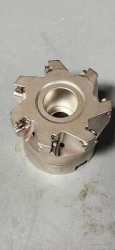 DESCRIPTION: (1) HCM 980R SHOULDER FACE MILL BRAND/MODEL: HERTEL HMC980R-2.50.07.09-200 SIZE: 2-1/2" DIA 1" ARBOR 2-1/2" MAX DEPTH RETAIL$: $497.74 QT