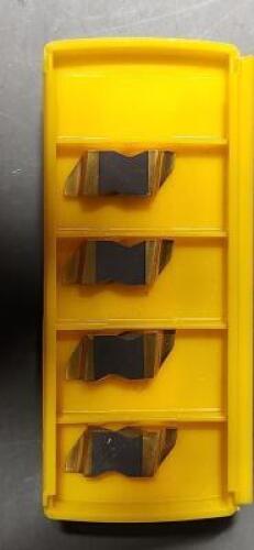 DESCRIPTION: (9) CARBIDE THREADING INSERTS BRAND/MODEL: DWG 1079110R00 RETAIL$: 21.22 PER INSERT QTY: 9