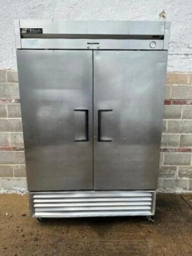 TRUE TWO DOOR REACH IN COOLER.