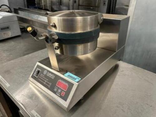 COBATCO COMMERCIAL WAFFLE MAKER
