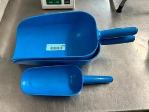(3) PLASTIC ICE SCOOPS. (2) LARGE, (1) SMALLER
