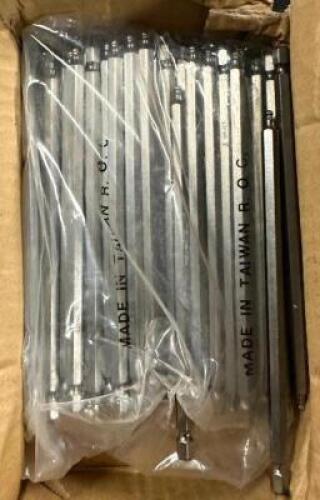 APPROX. (100) 6" R3 SQUARE RECESS POWER BITS